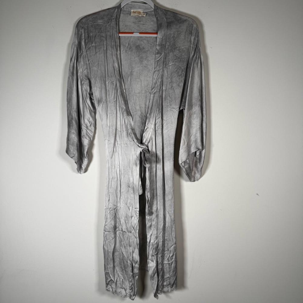 Nation LTD tie-front silky gray robe with a washed/tie-dye texture size small